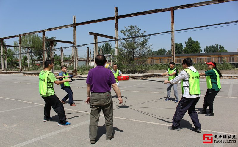 團(tuán)建項(xiàng)目擊鼓顛球