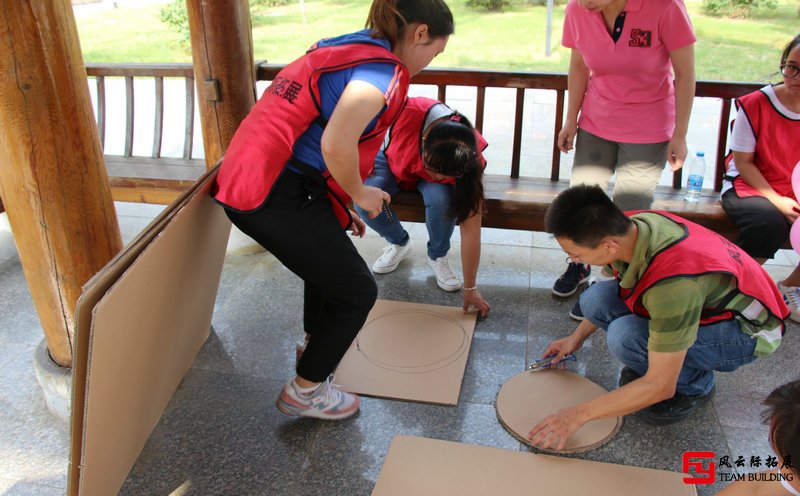 為期兩天的郊區(qū)團建拓展訓練活動