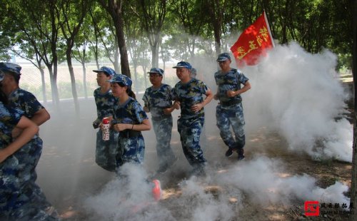 學(xué)黨史傳五四薪火，致青春筑復(fù)興之夢(mèng)主題團(tuán)建活動(dòng)